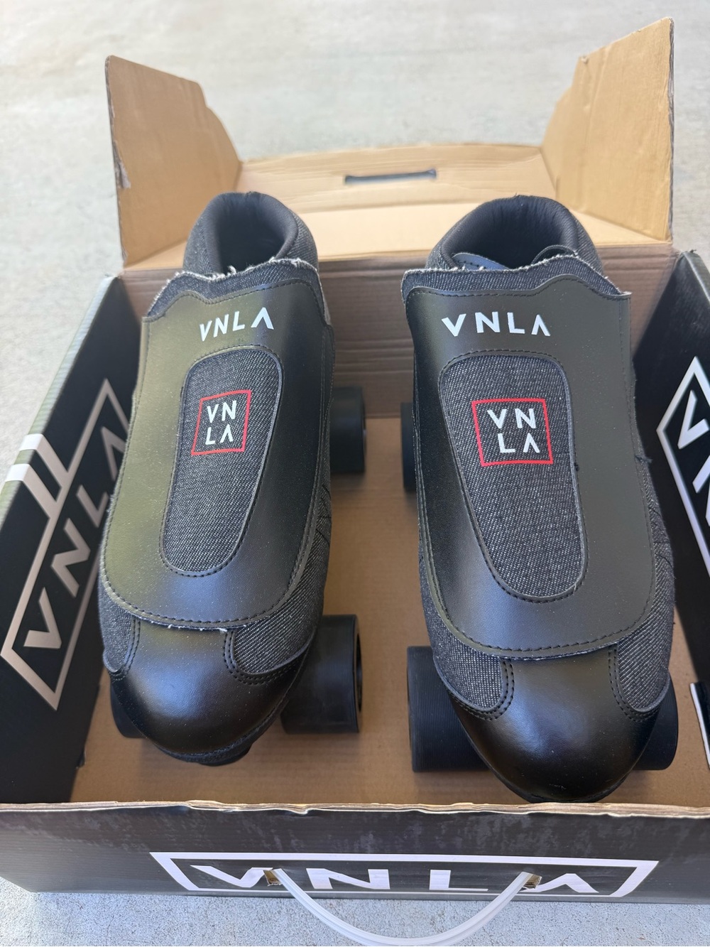 VNLA, Men's Black Roller Skate Shoes - Classic Quad Skate